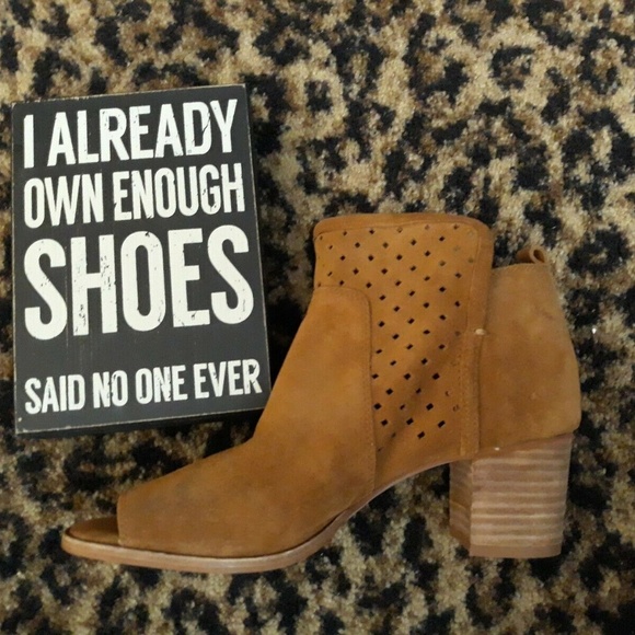 Gianni Bini Peep Toe Cognac Booties Boots Brown New 6 open toe Suede Leather - Picture 5 of 8